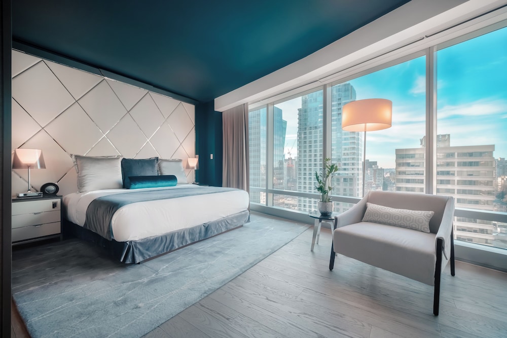 Cityscape, King Bed