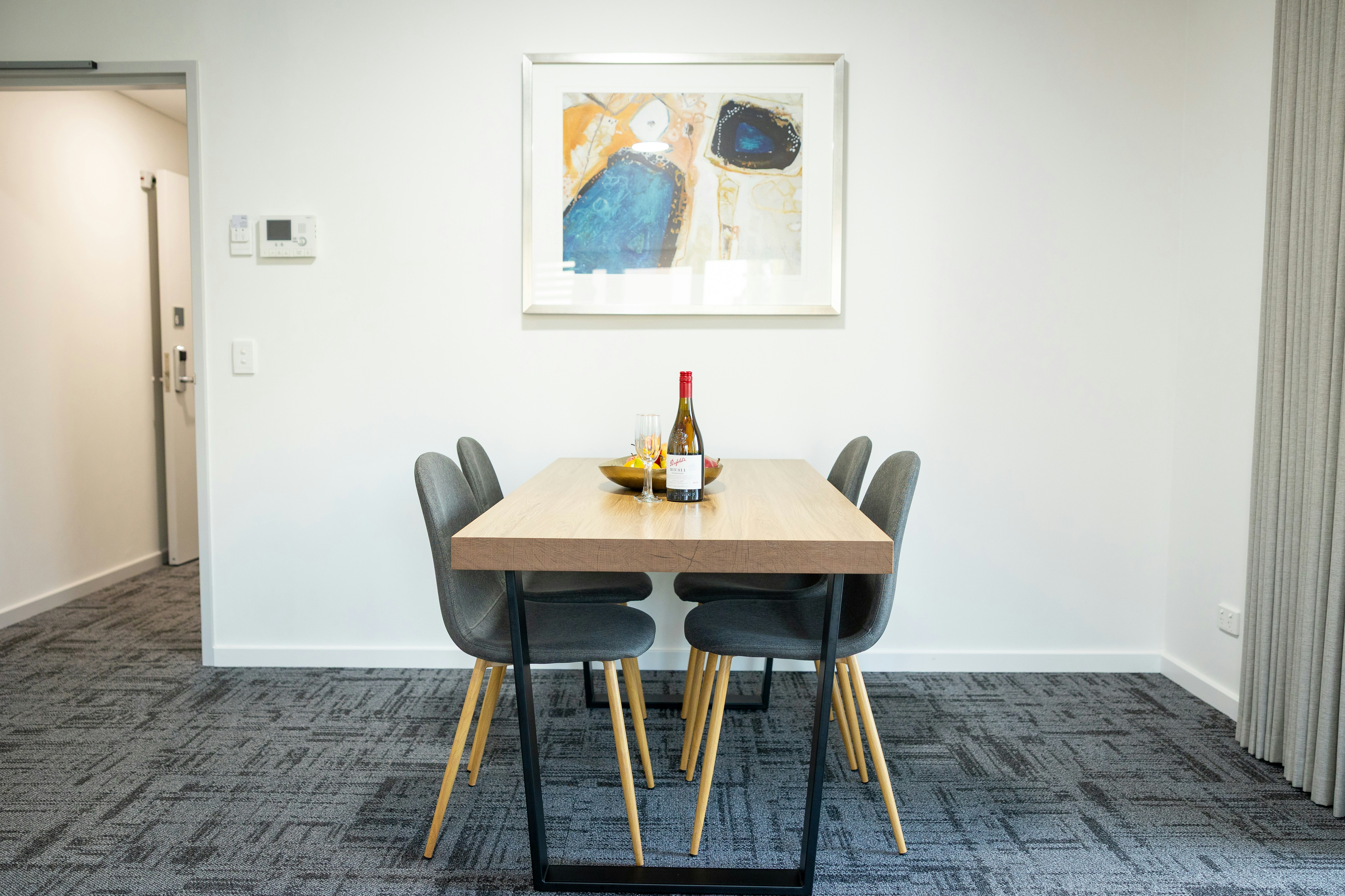 Baileys Serviced Apartments 65/76