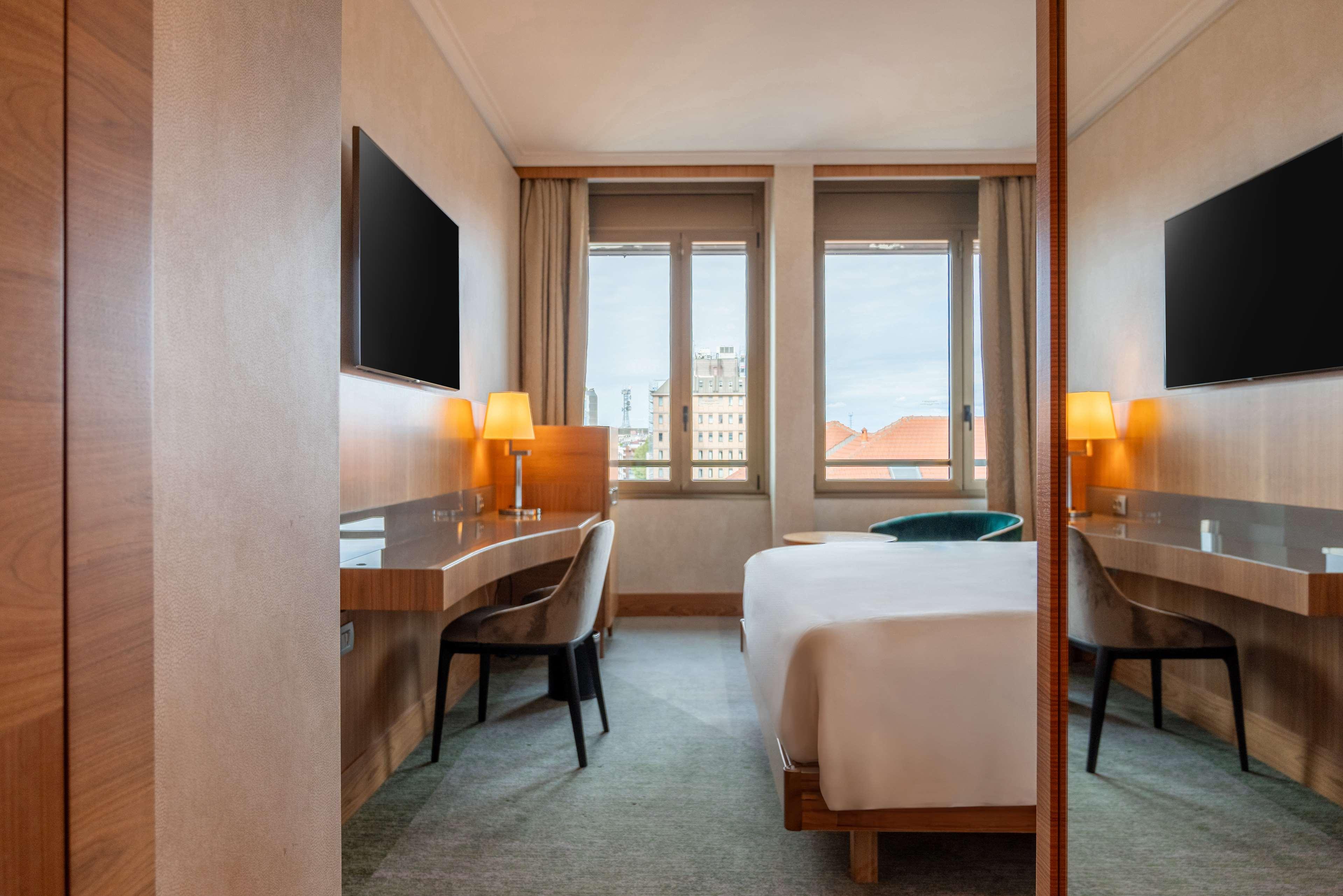 Deluxe, Double Bed
