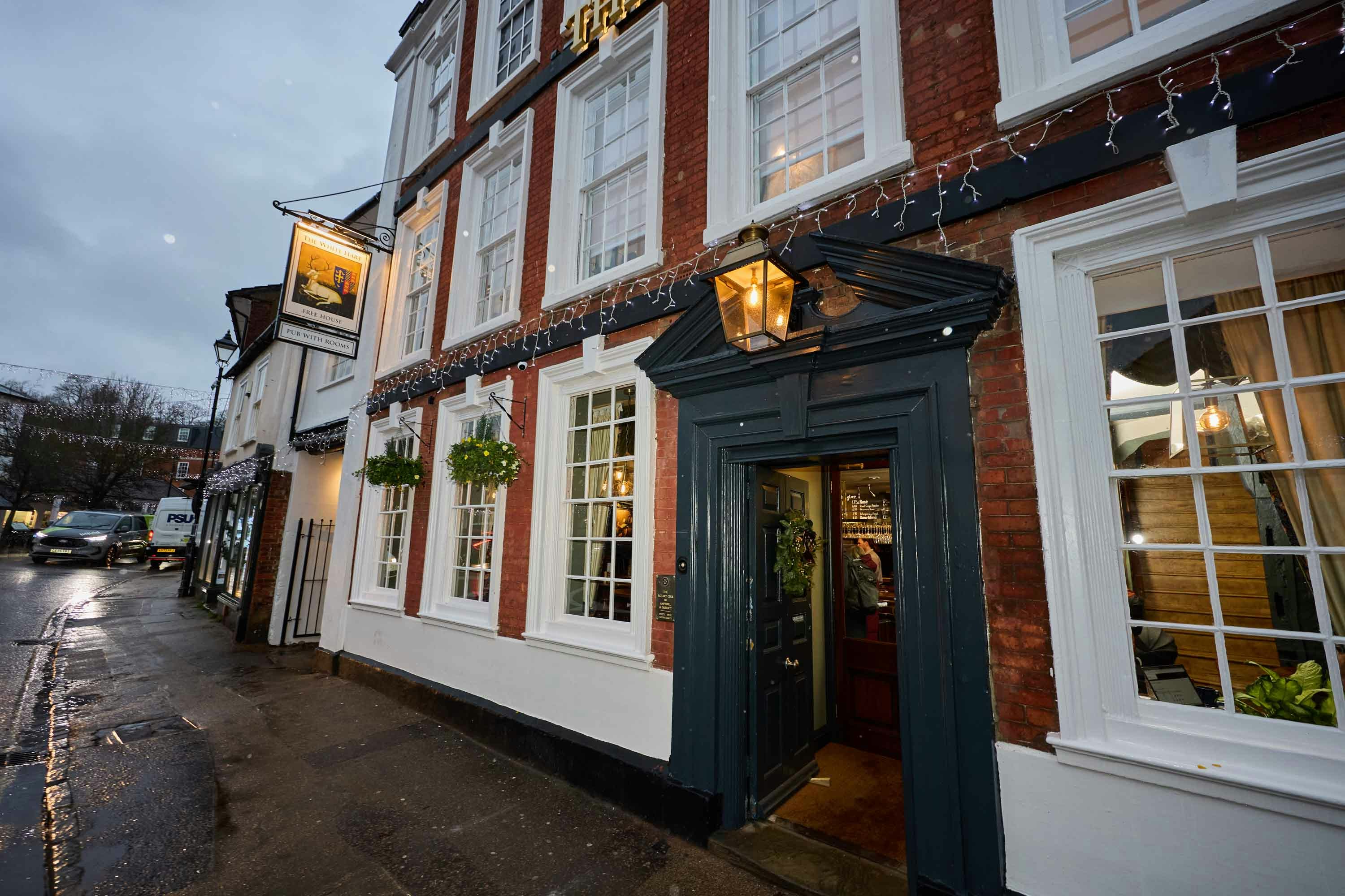 The White Hart 3/50