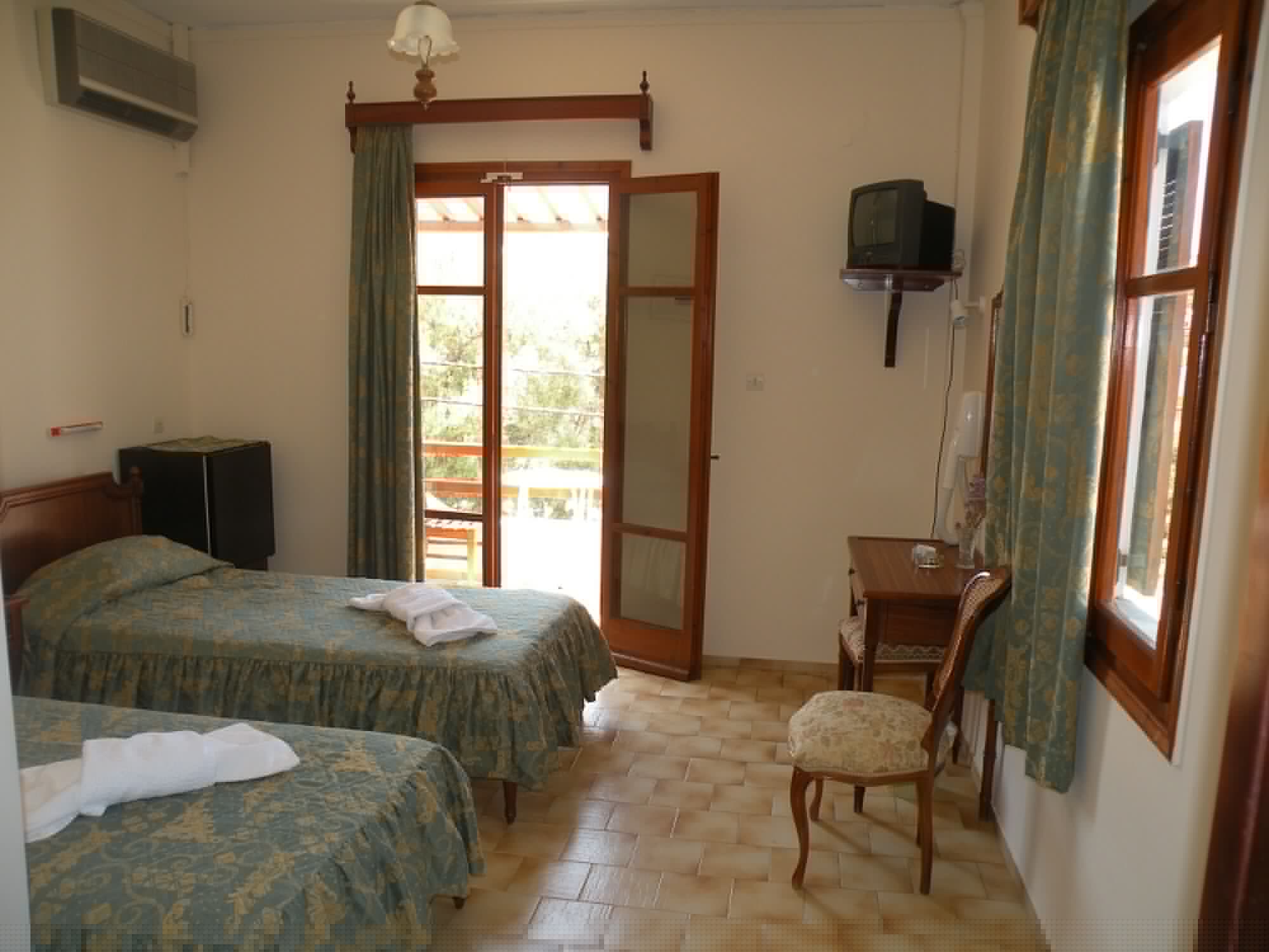 ROOM, DOUBLE BED, GARDEN VIEW, GROUND FLOOR