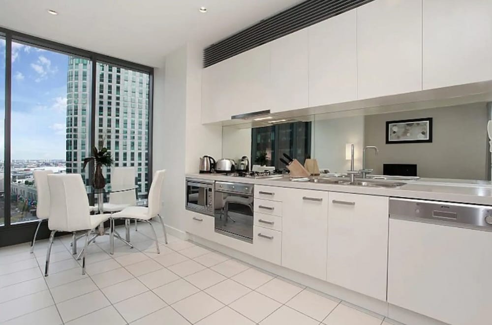 Freshwater Apartments - Corporate Keys 60/71