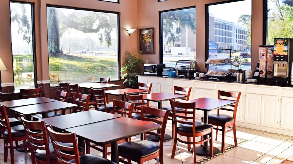 Howard Johnson By Wyndham Beaufort/Parris Island 26/39