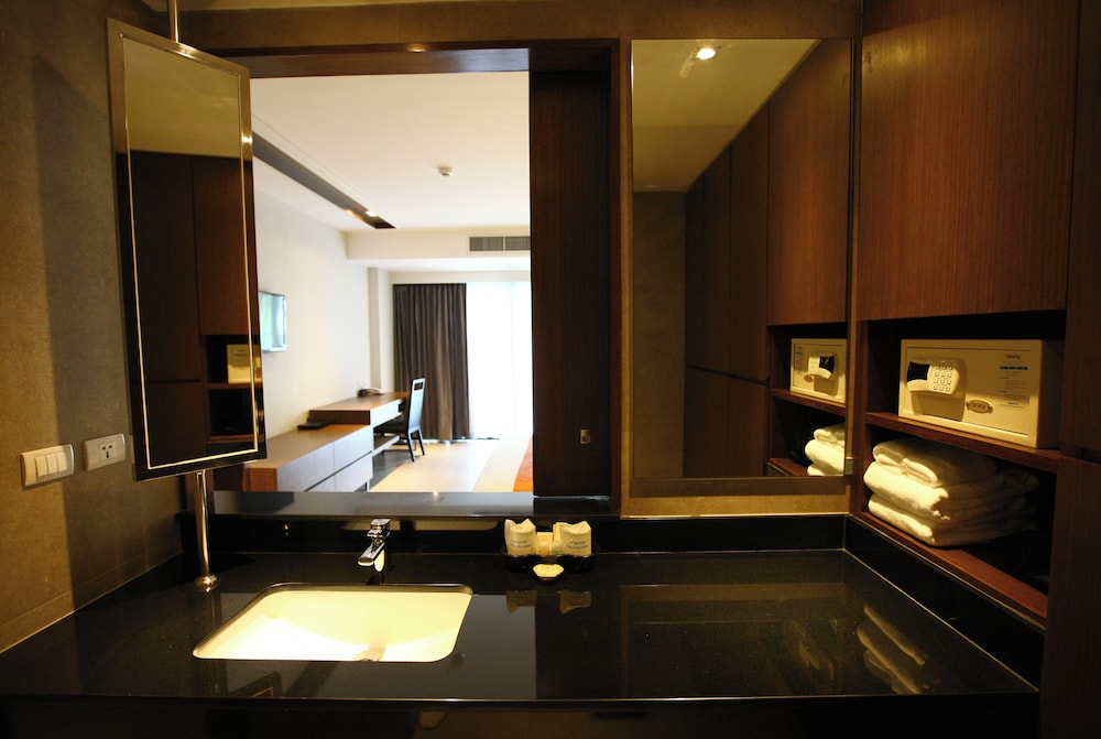Deluxe, Double Bed, Xl، Season Five Hotel 3/3