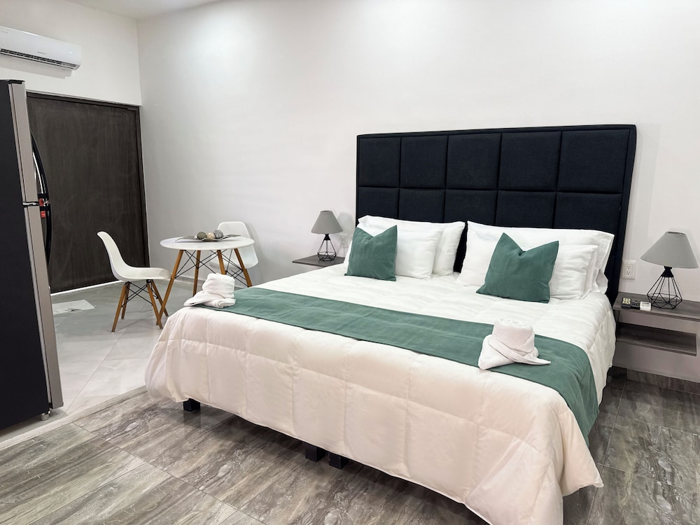 SILVERSANDS Hotel Boutique 5Th Ave 24/68