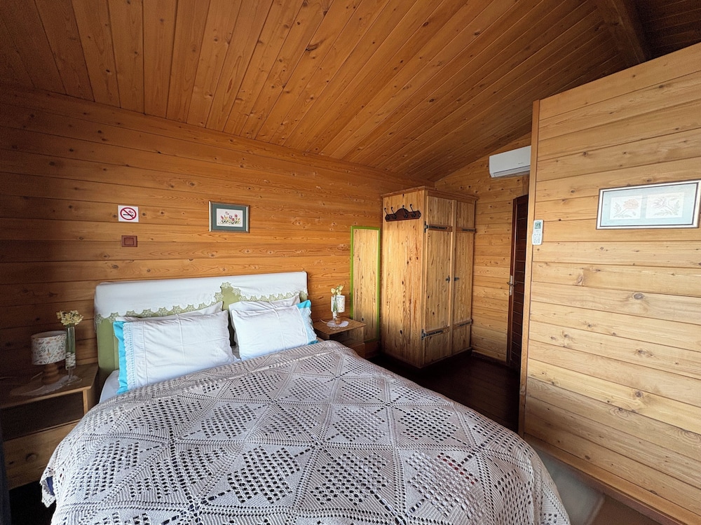 Lipsos Hotel 8/41
