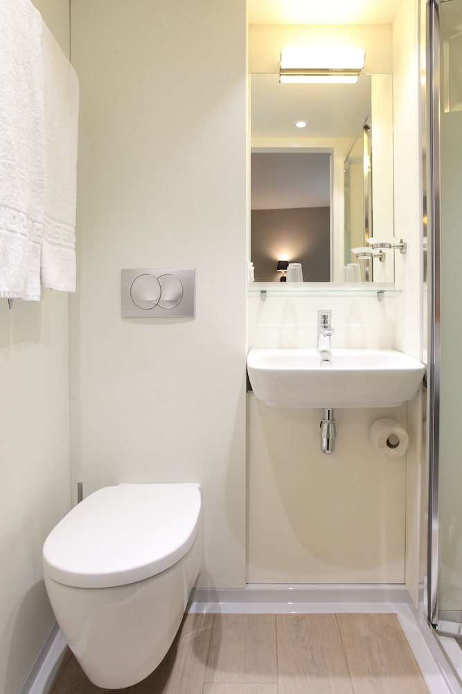 Hotel Reseda Paris Bagnolet 34/41