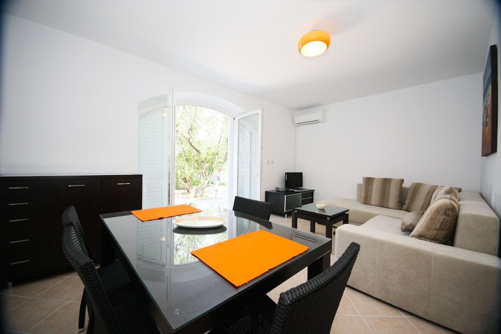 VILLA MARIJETA 24/44