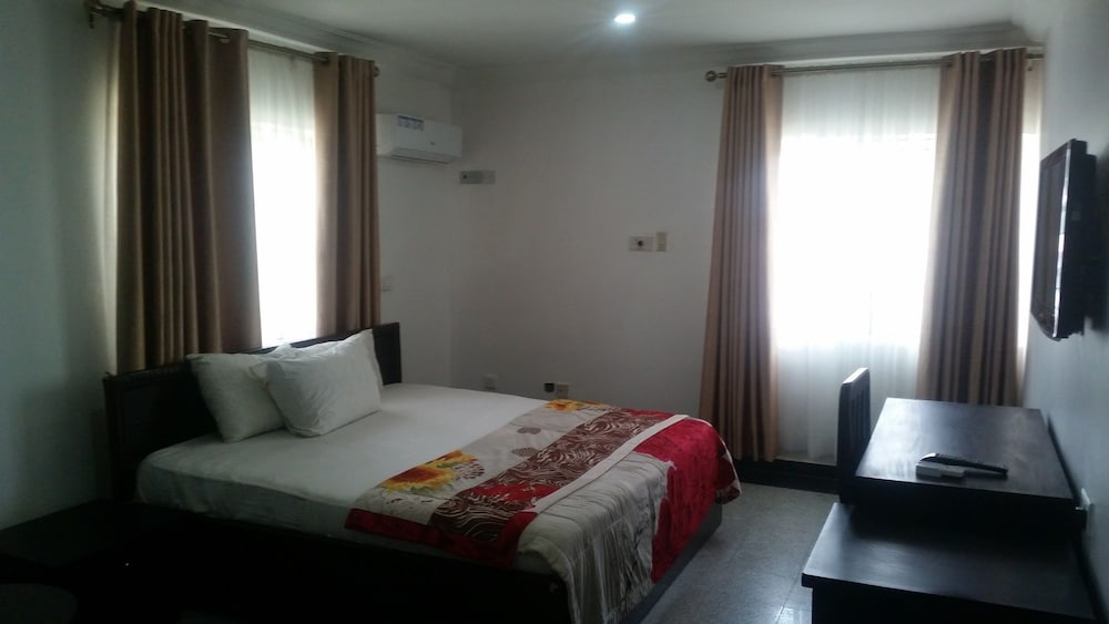 Belvoir Hotel 5/40