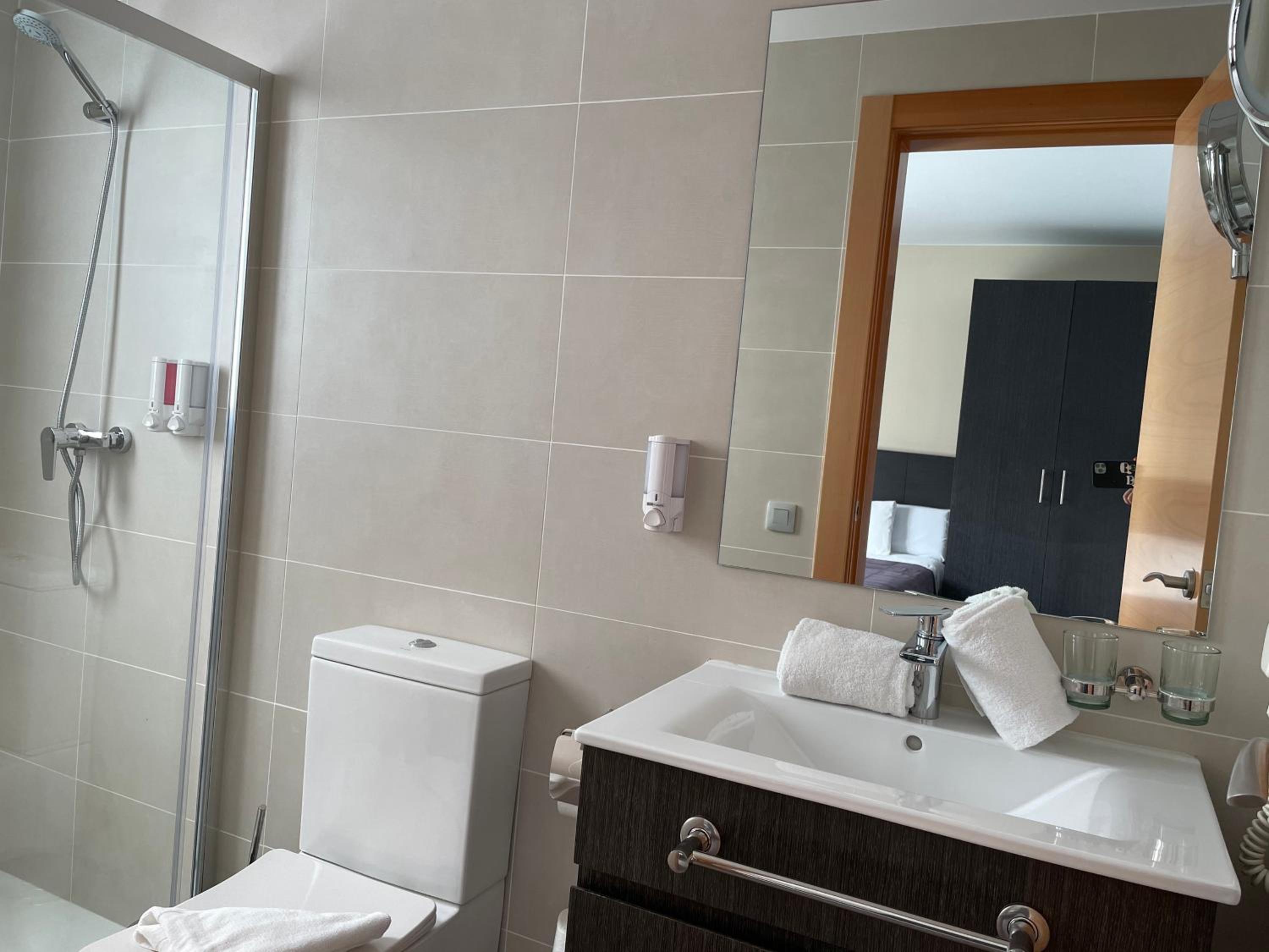 6 Bis HOTEL 54/58