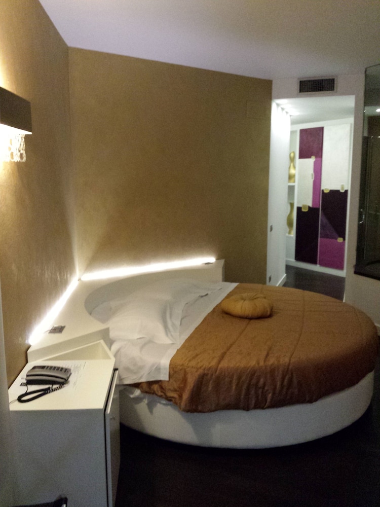 Hotel Exclusive 33/84
