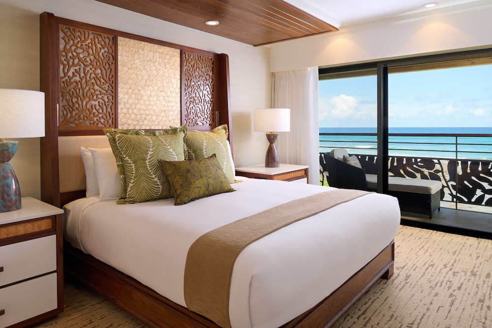 SUITE, KING BED, OCEAN FRONT, SOFA