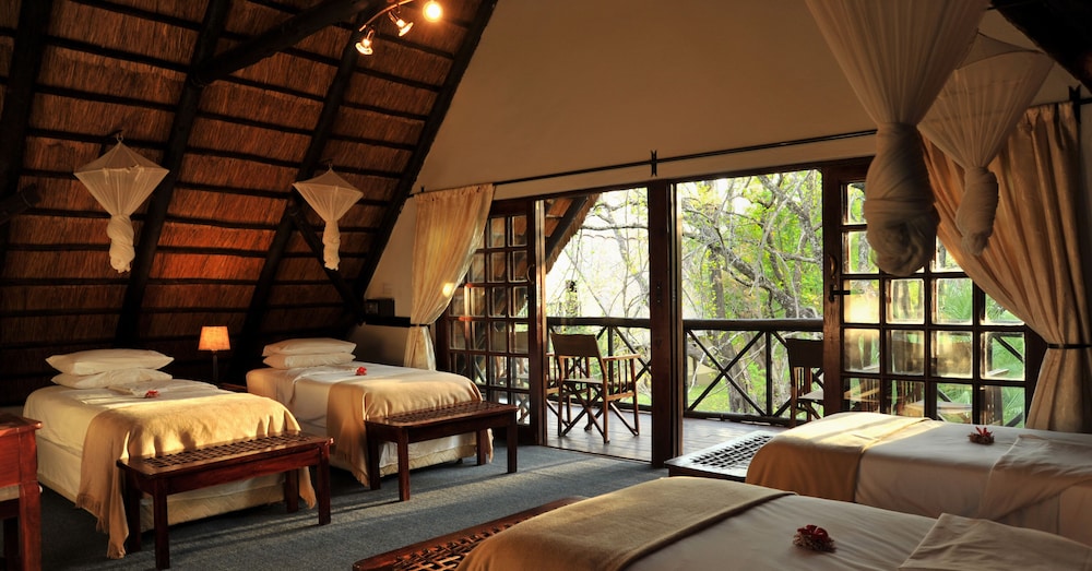 Victoria Falls Waterfront 44/74
