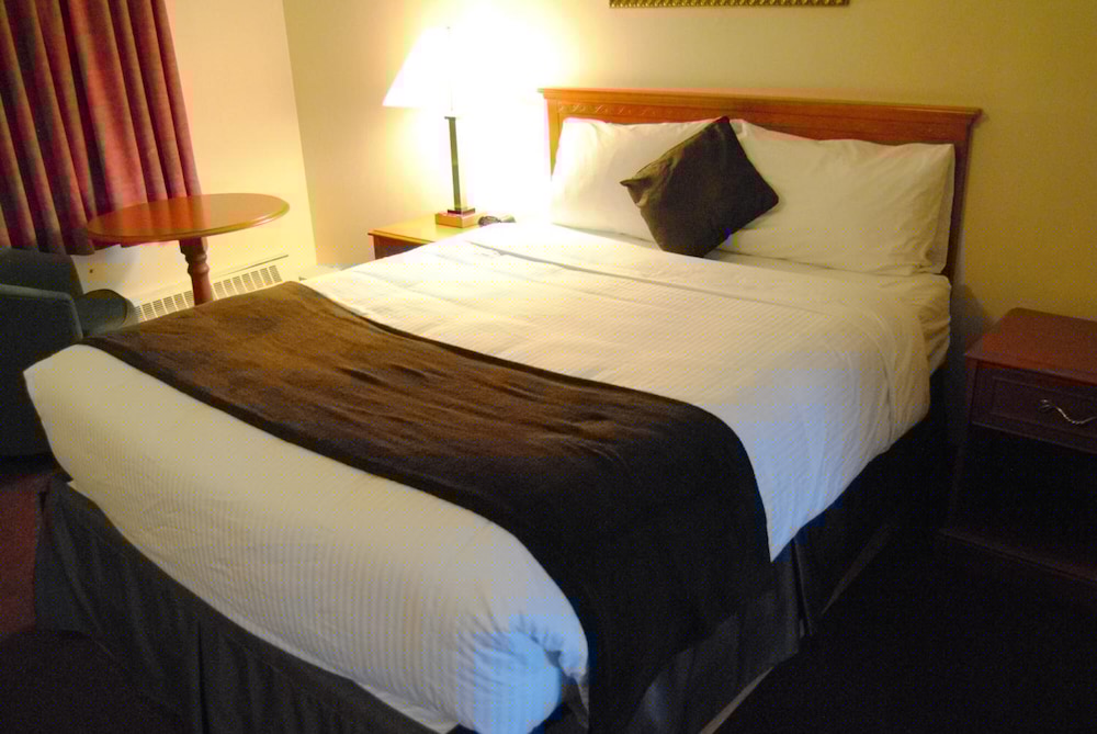 Economy Inn 7/27