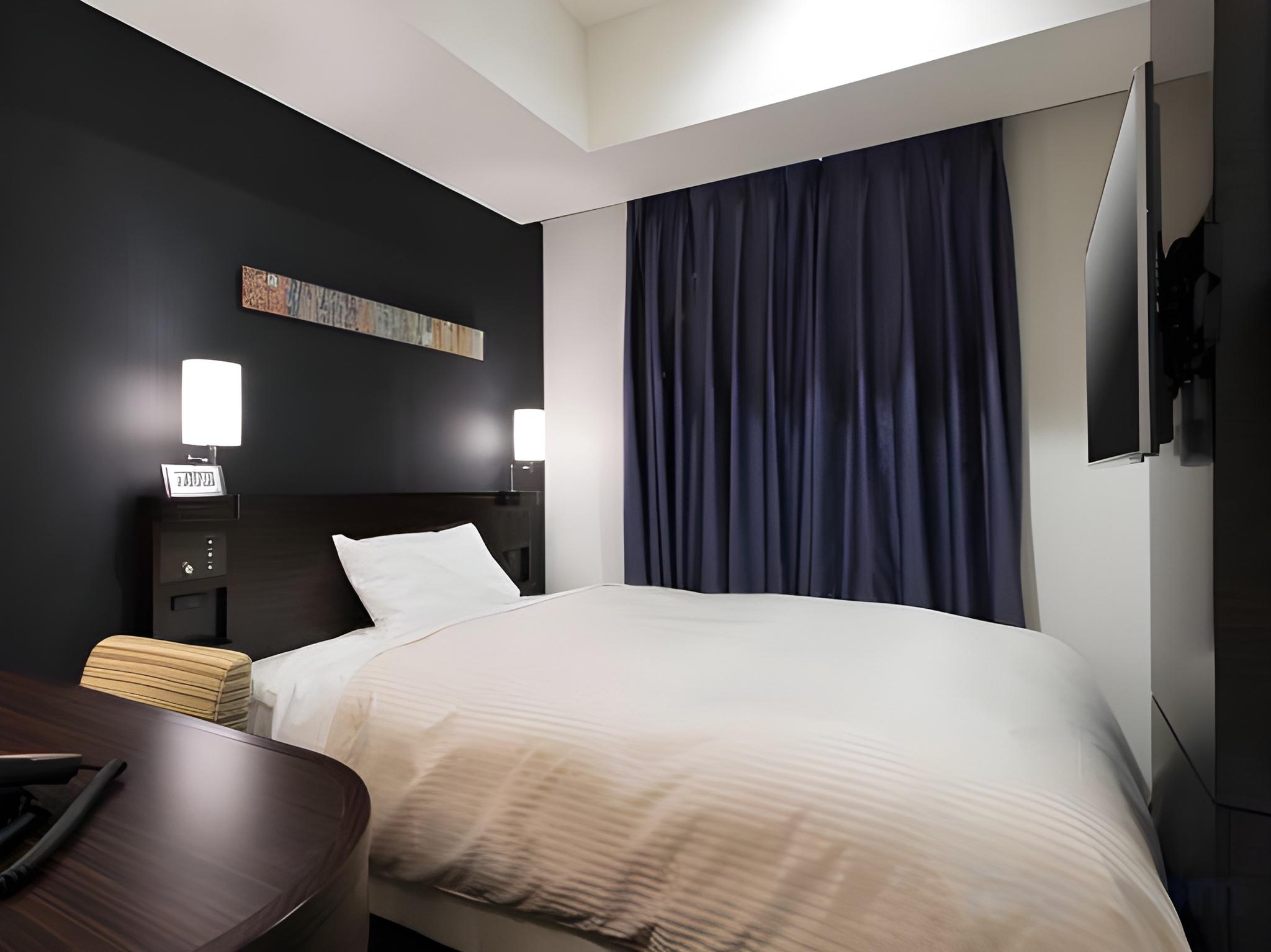 Theater, Single, Double Bed, Smoking
