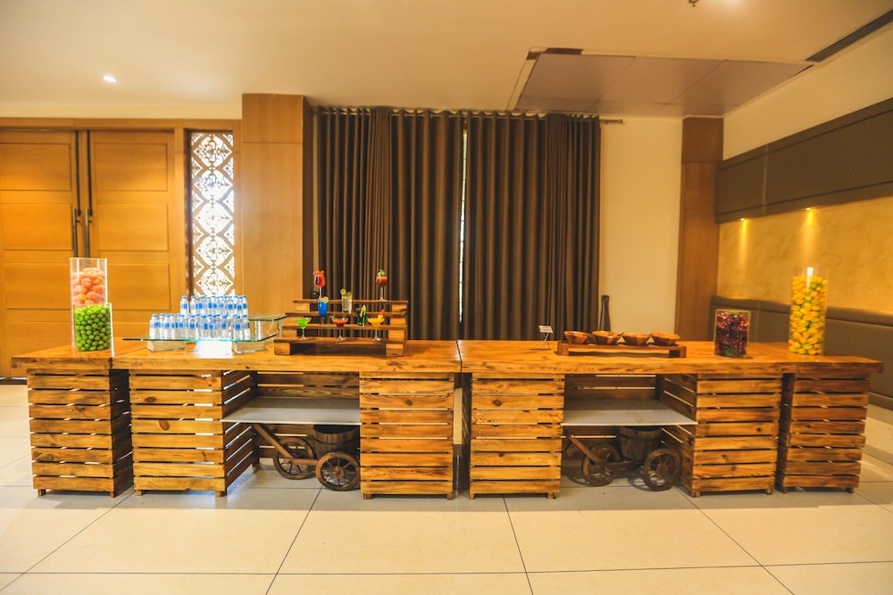 Rudraksh Club & Resort 2/27