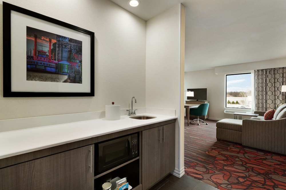 Hampton Inn & Suites St. Louis/Alton Il 8/34