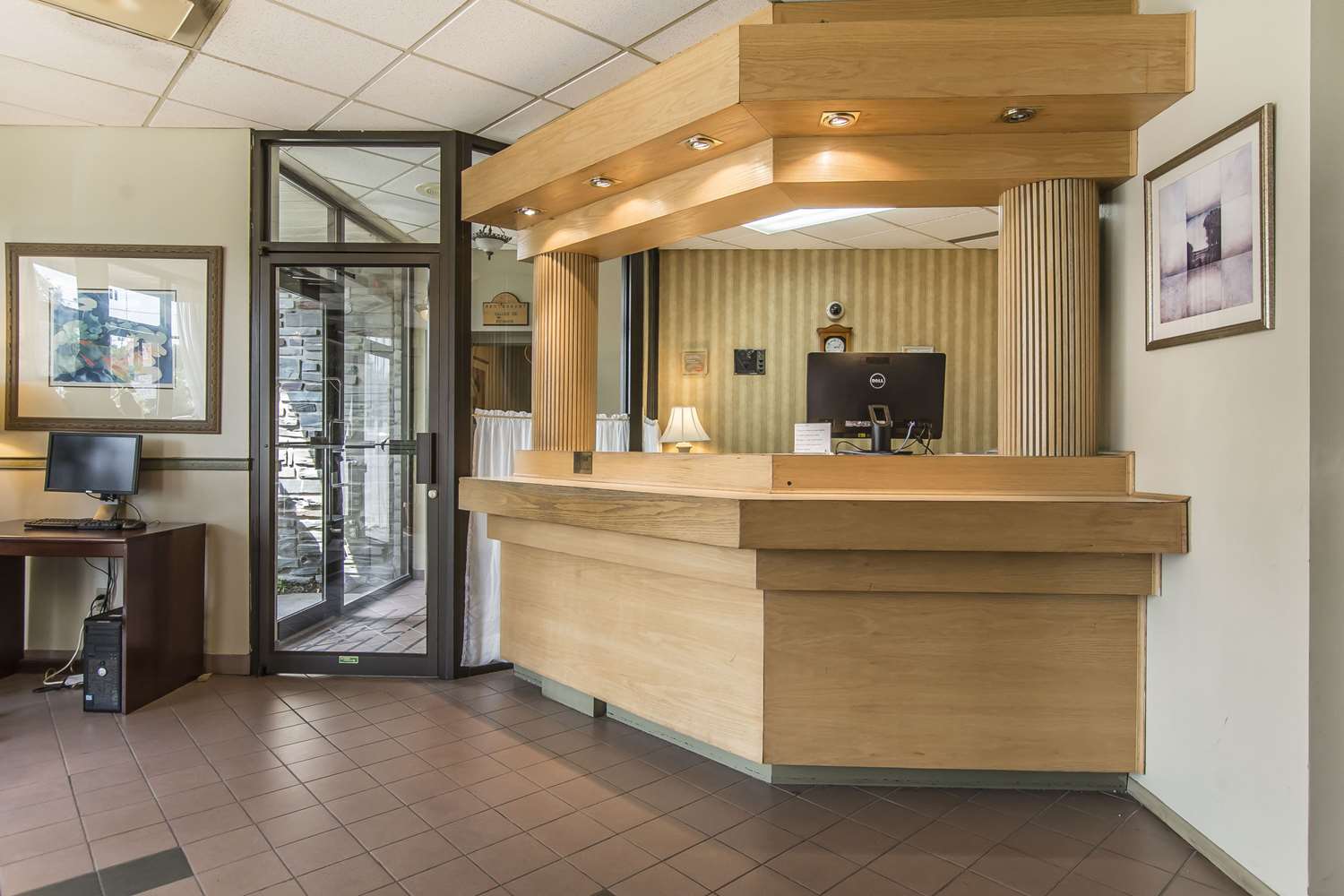Quality Hotel & Suites Sherbrooke QC 1/14