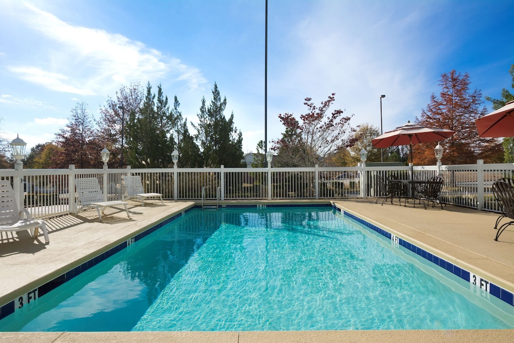 Country Inn and Suites By Radisson Columbus GA 4/34