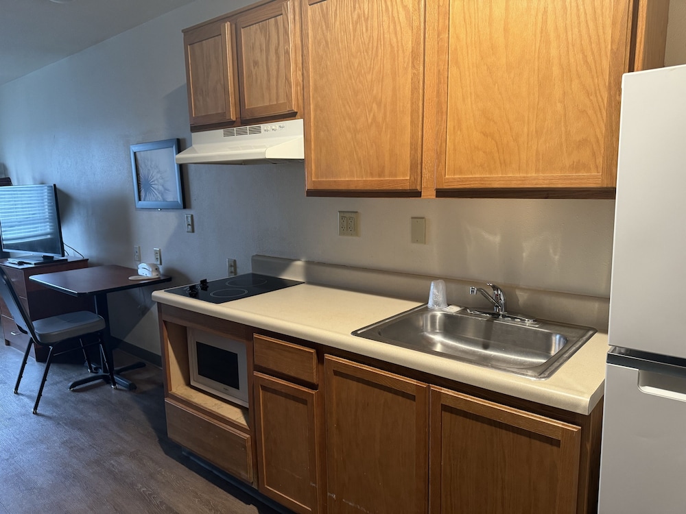 WoodSpring Suites St. Louis St. Charles 36/37