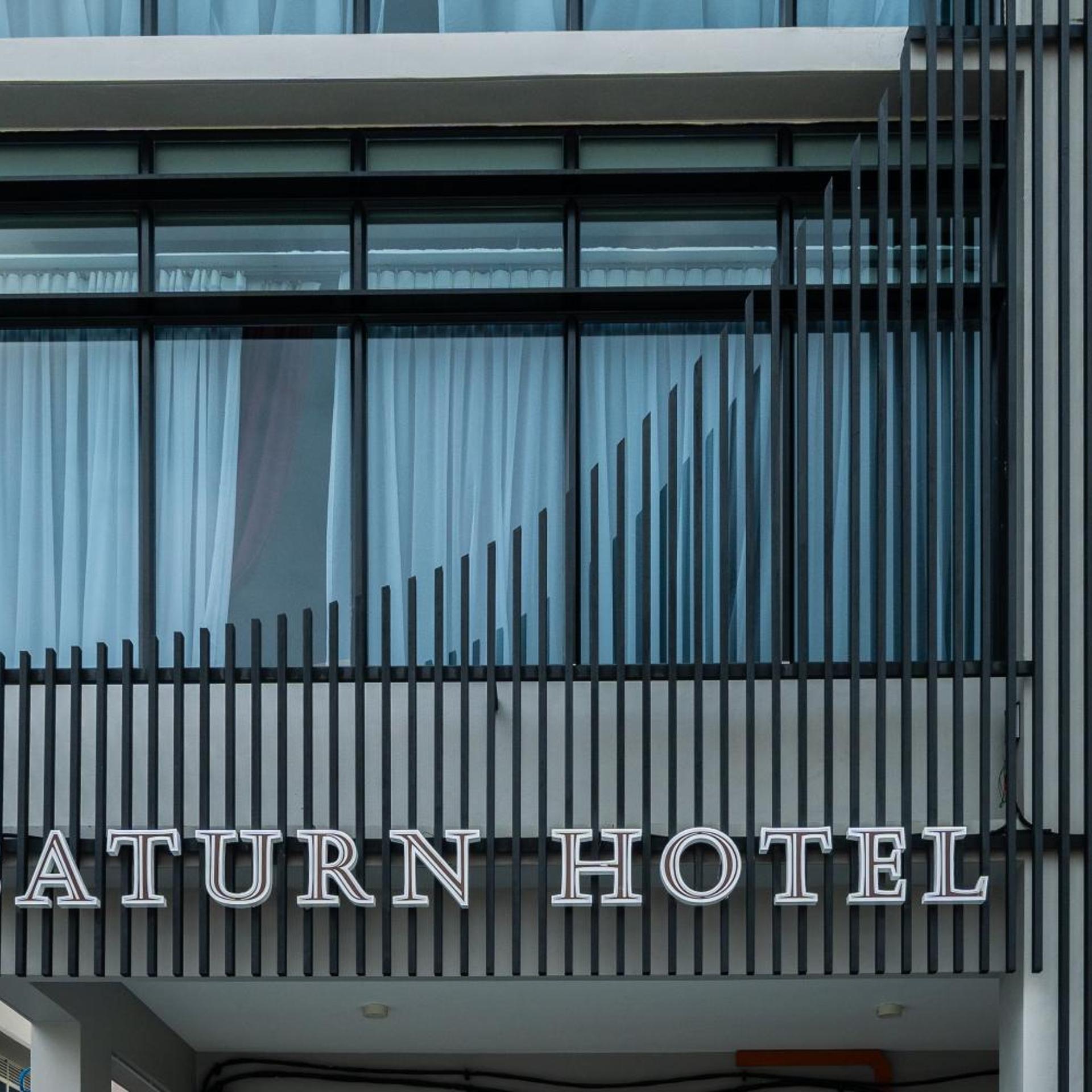 Saturn Hotel 2/39