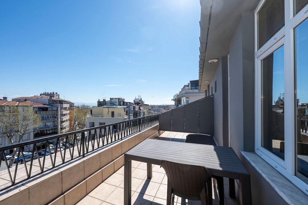 TUGRA HOTEL 63/65