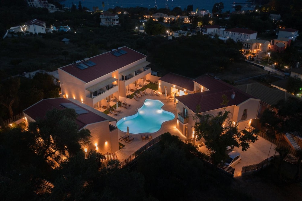 Scarabeo Hotel and Villas Parga 45/57
