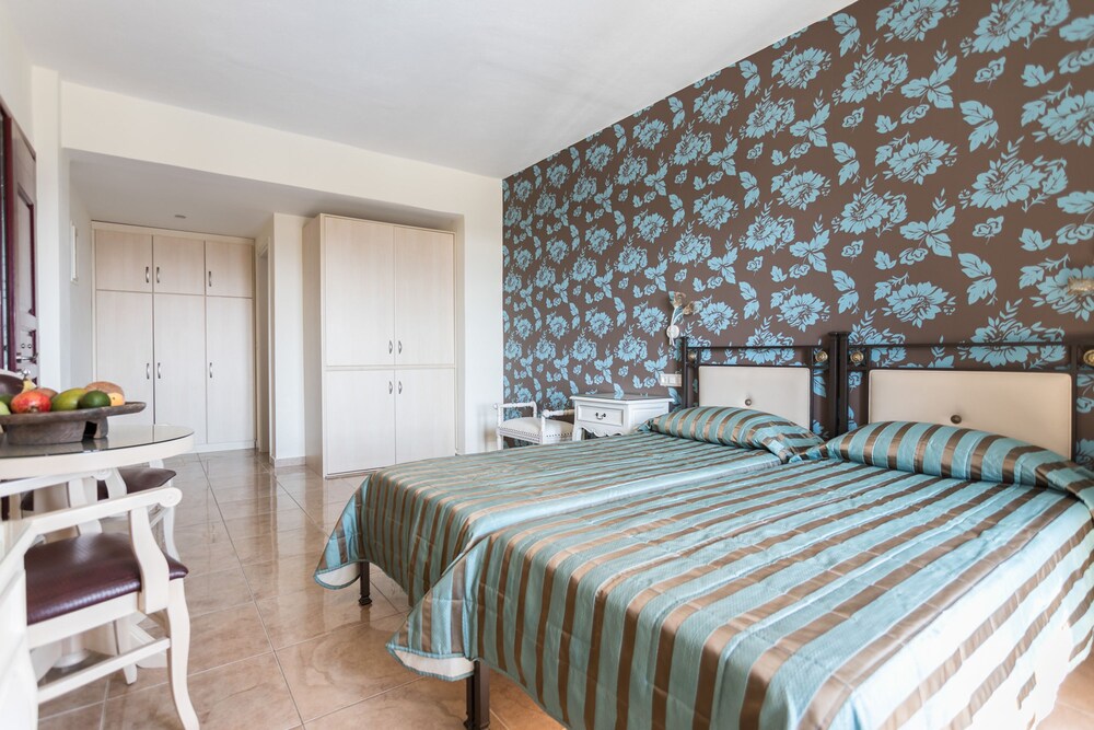 Ariadne Hotel 17/74