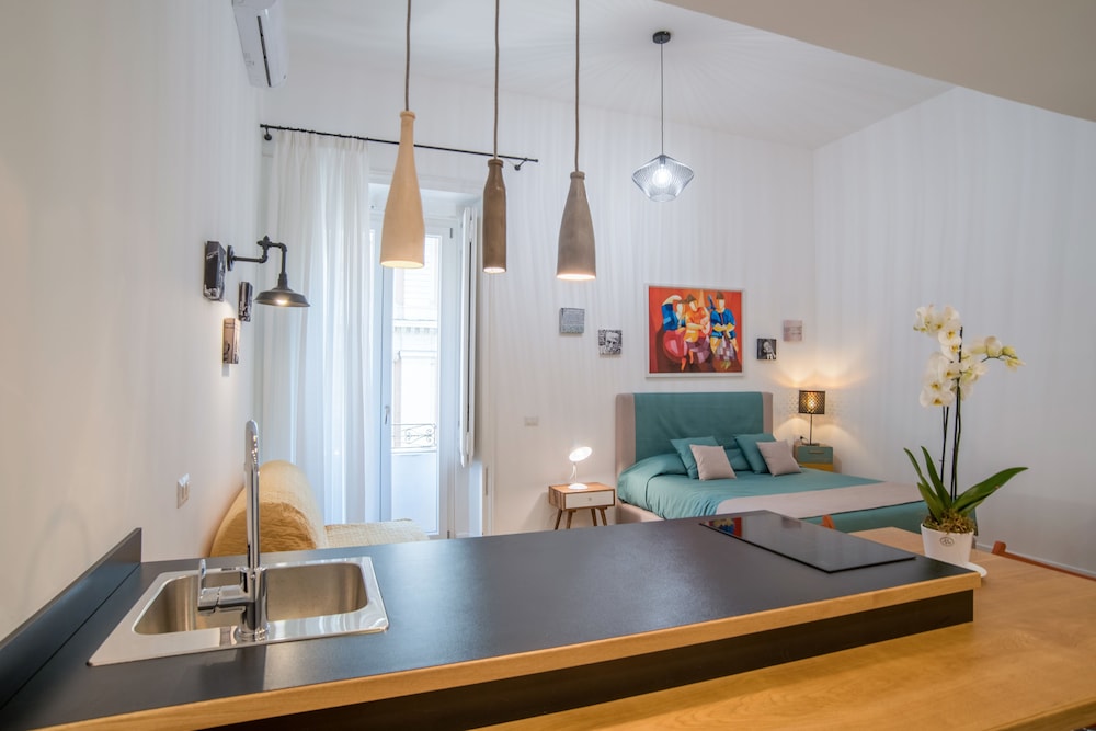 Napoliamo Guest House 30/45