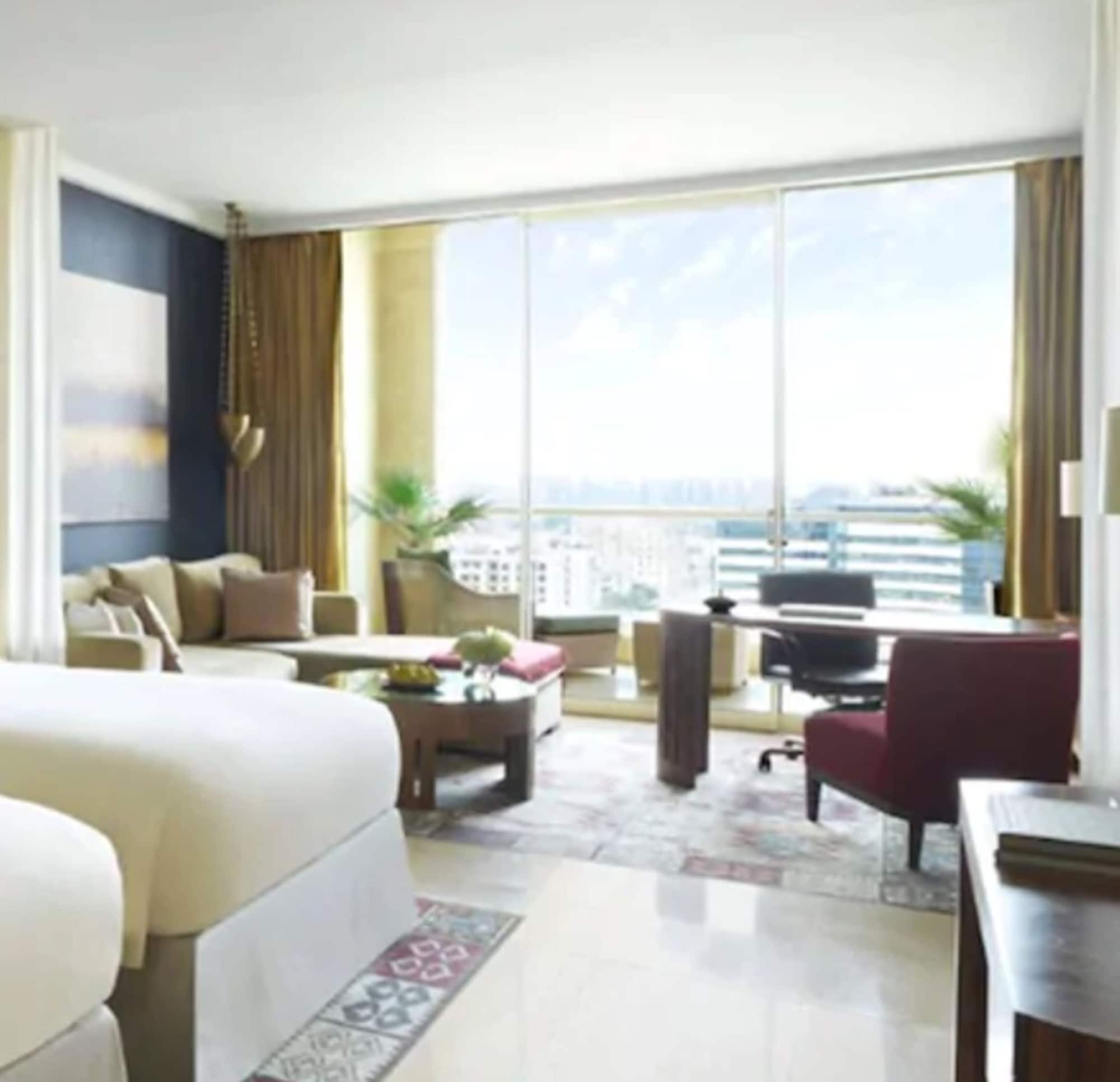 RAFFLES, CLUB, TWIN BEDS