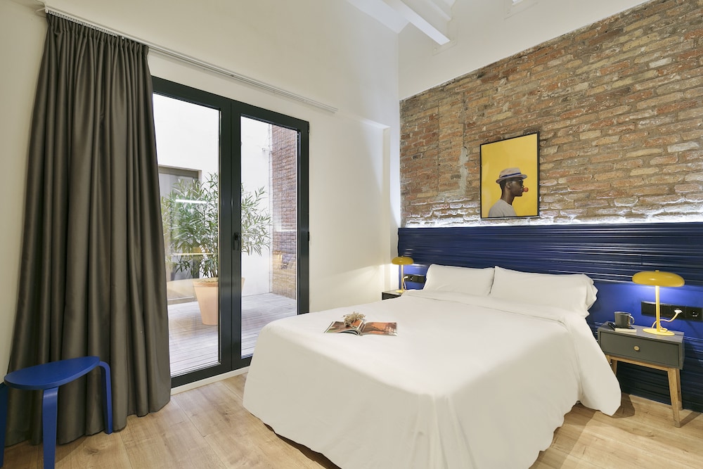 Arte Suites By Olala Homes 14/25