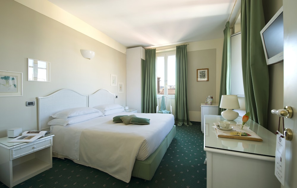 Hotel Gregoriana 24/54