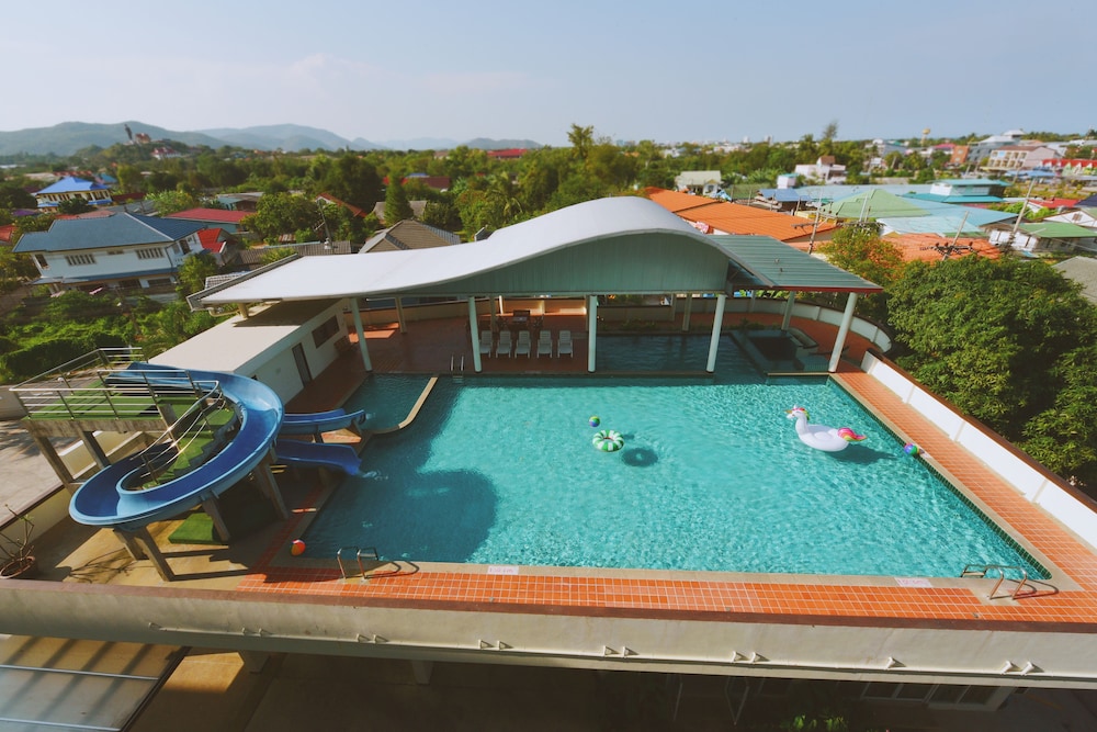 GLORY PLACE HUA HIN HOTEL 38/70