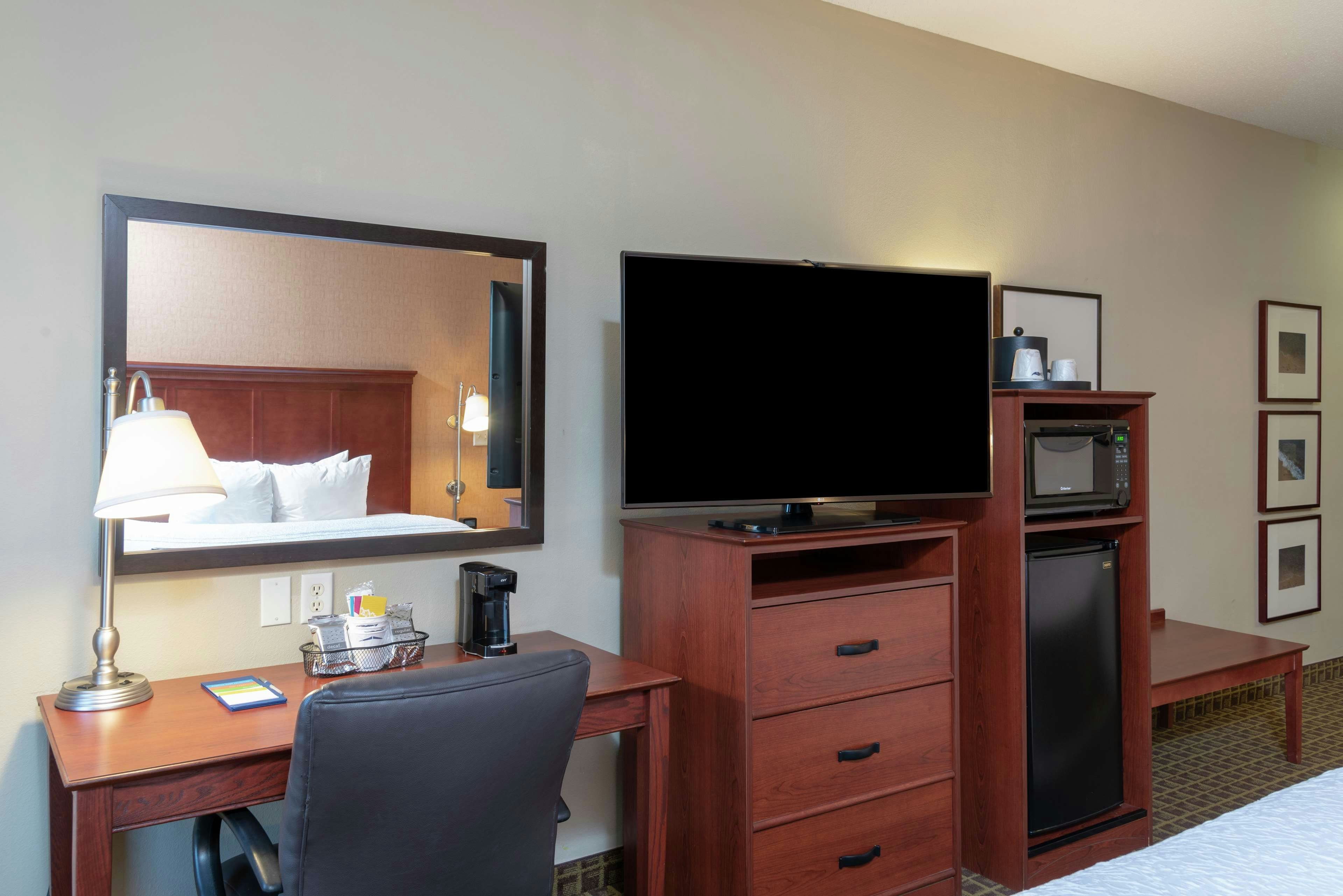 Hampton Inn & Suites Valparaiso 74/81