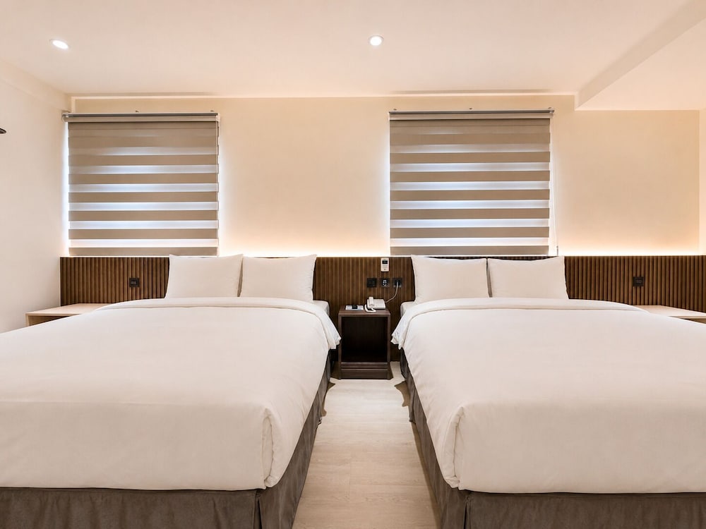 Deluxe, Quadruple, 2 Double Beds