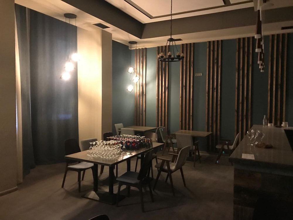 A Hotel Yerevan 37/54