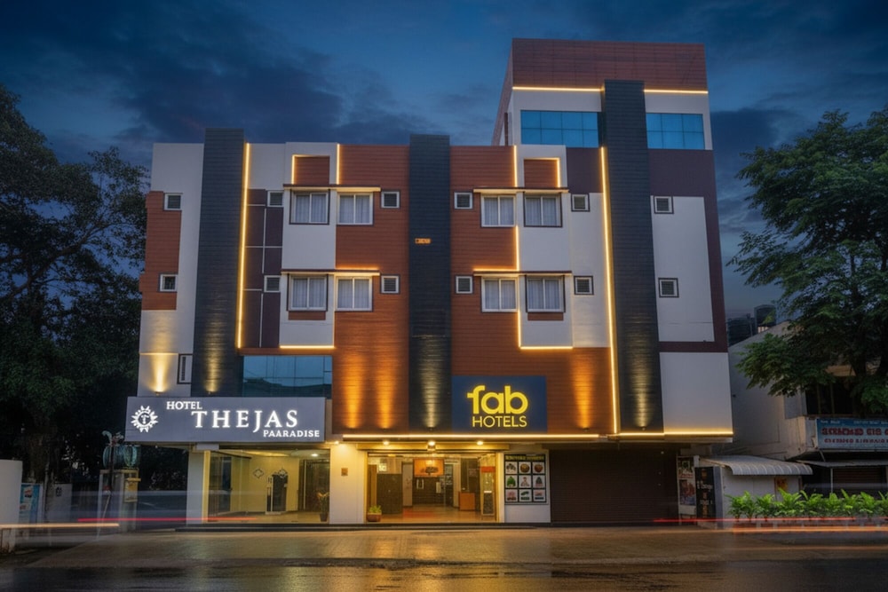 Fabhotel Thejas Paaradise 1/22