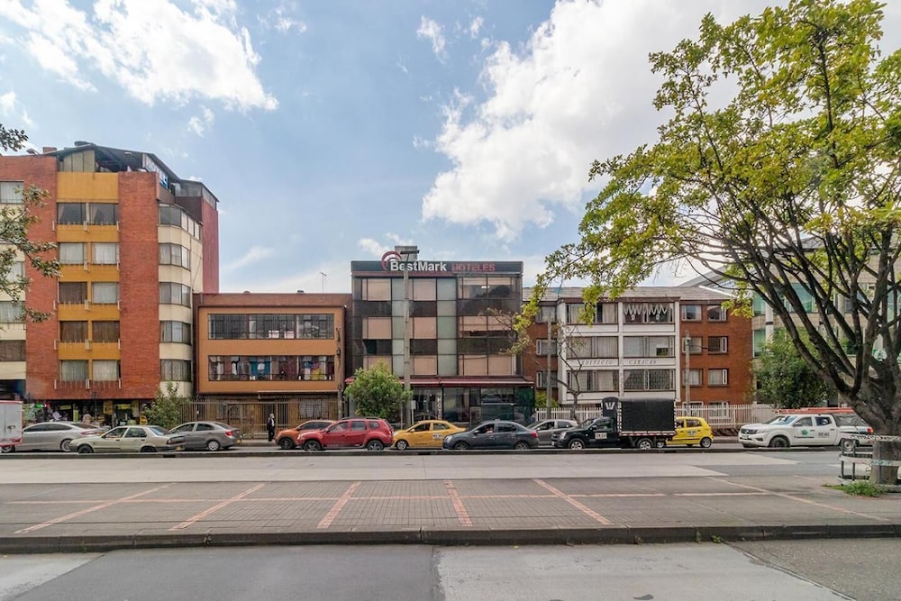 Hotel Bestmark Platinum 39/42