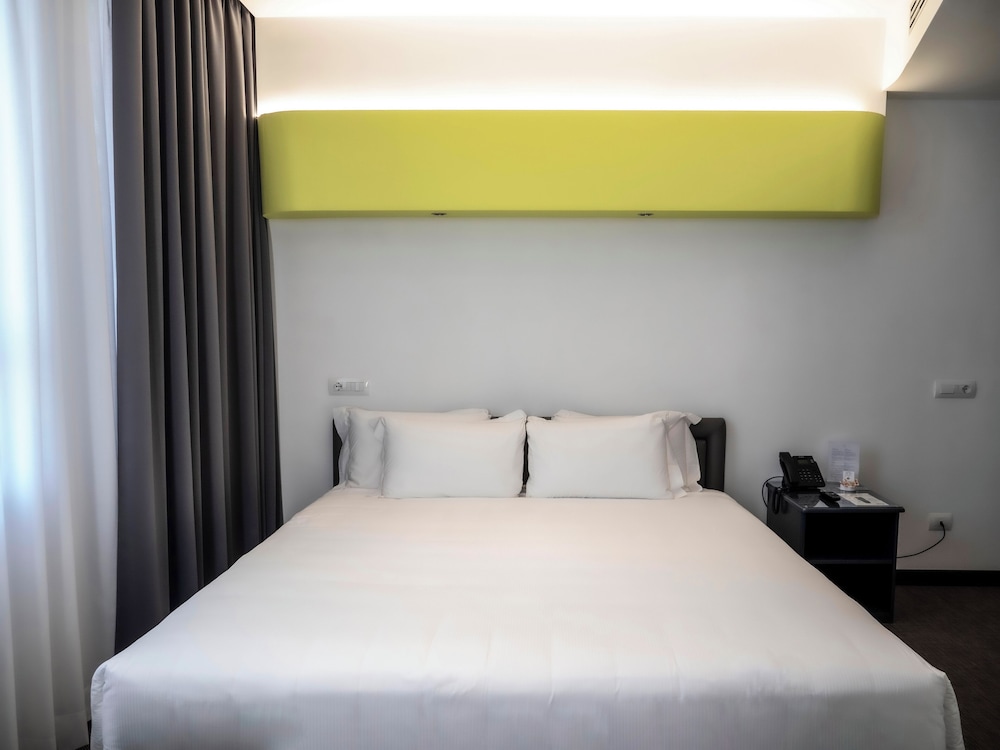 Loto Business Hotel 12/35