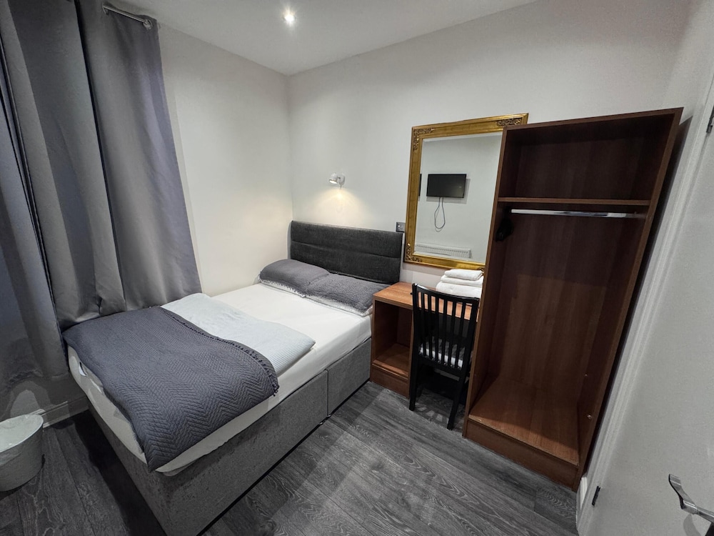 Skylark B &amp; B 19/57