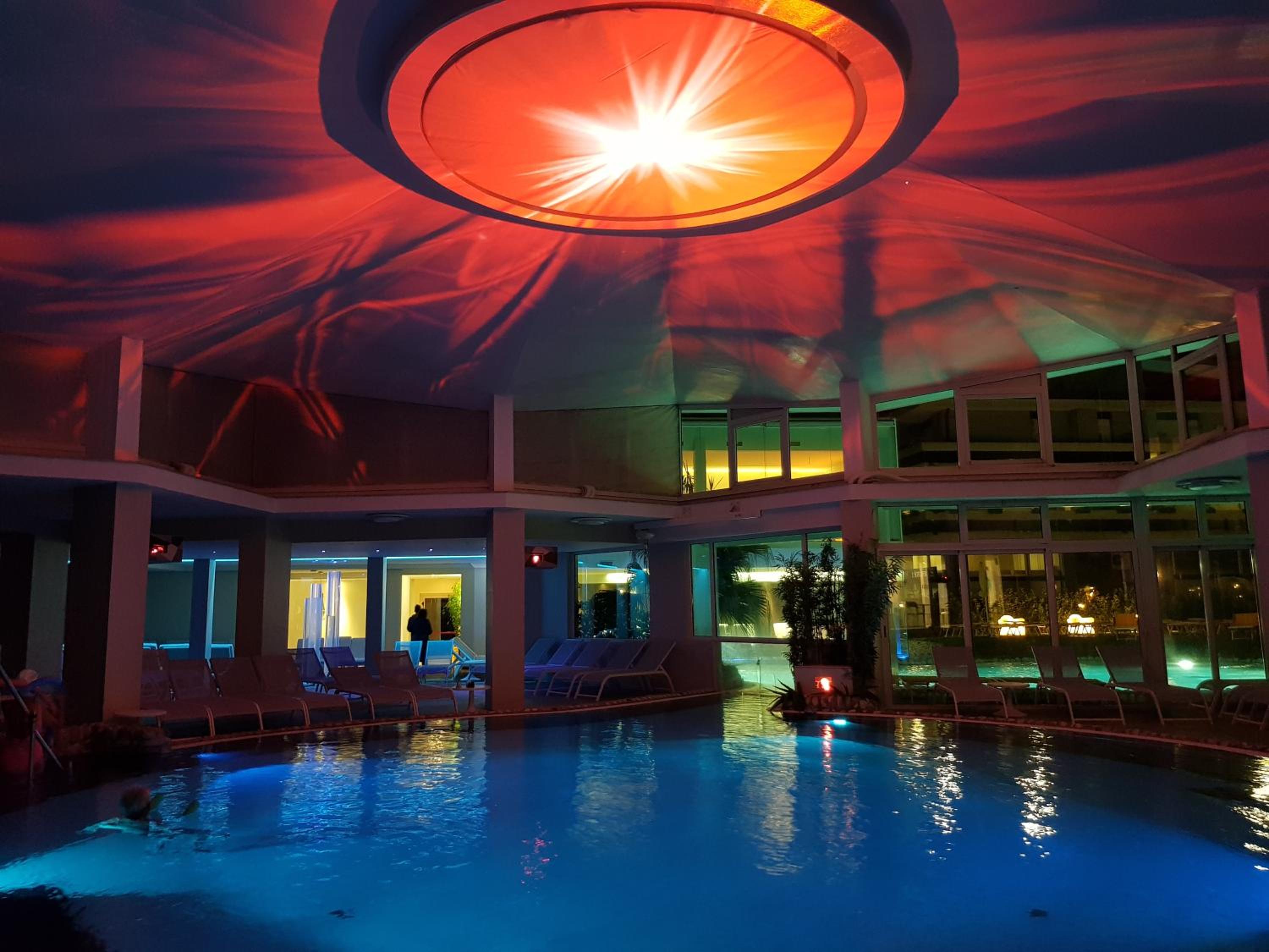 Panoramic Hotel Plaza 54/62