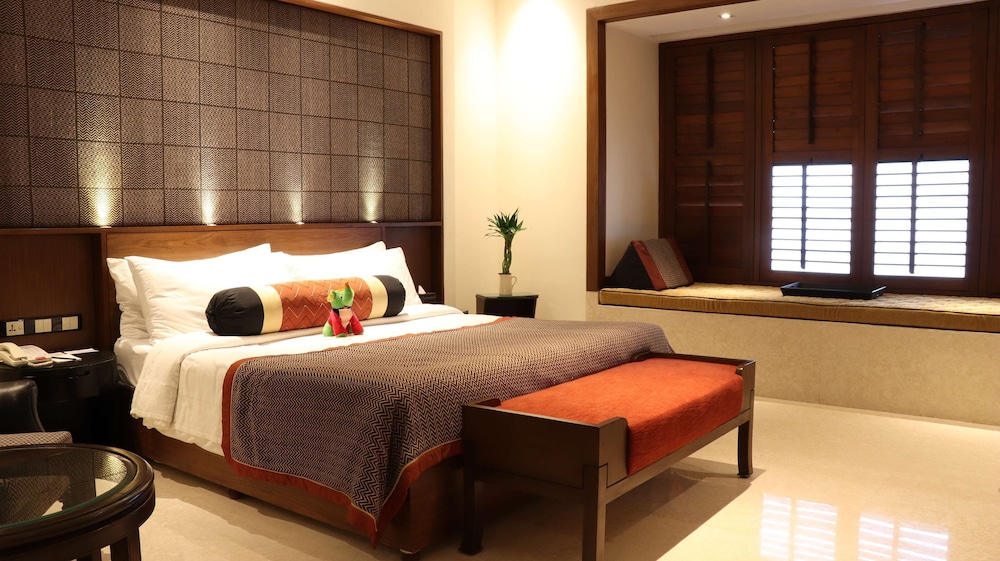 The Lalit Great Eastern Kolkata 22/65