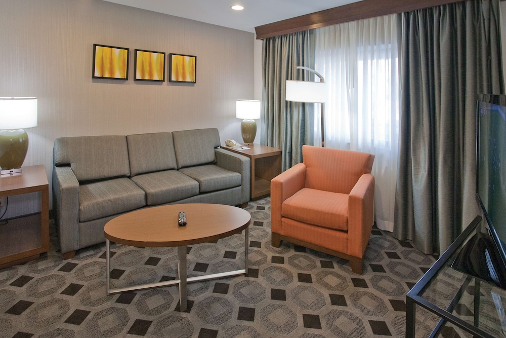DoubleTree by Hilton Hotel Los Angeles Rosemead 24/42