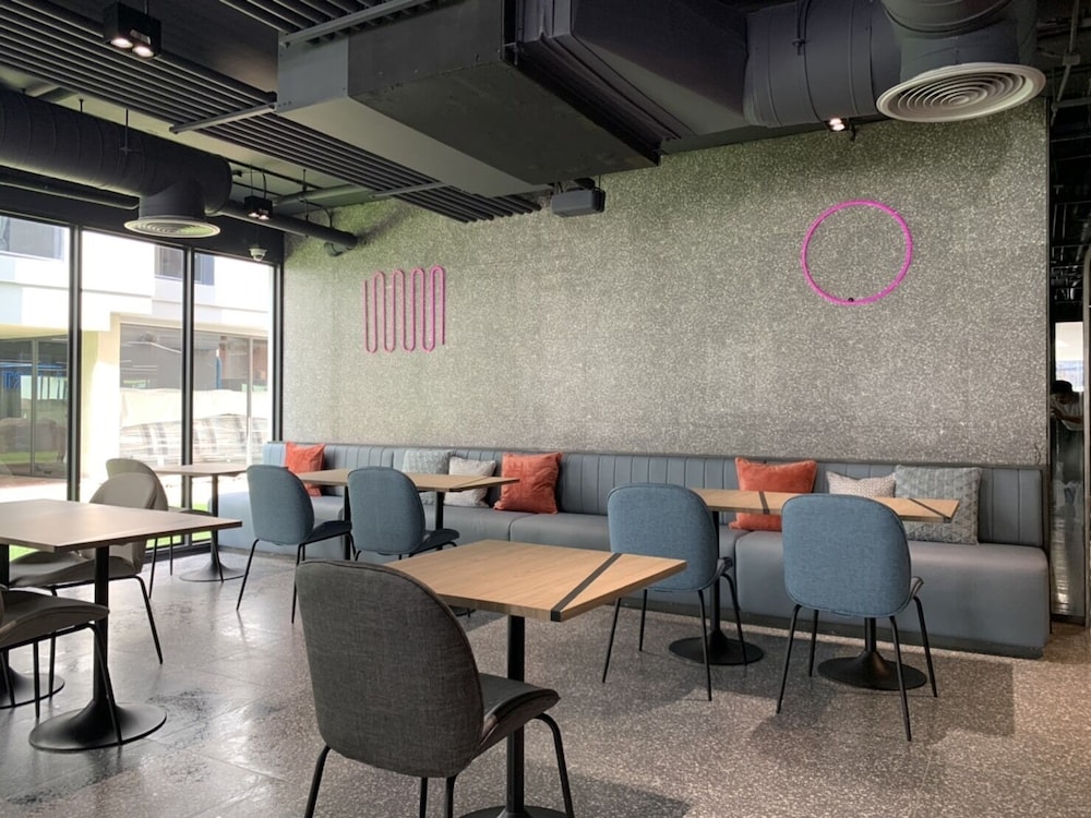 The Quarter Hotel Silom By UHG 55/68