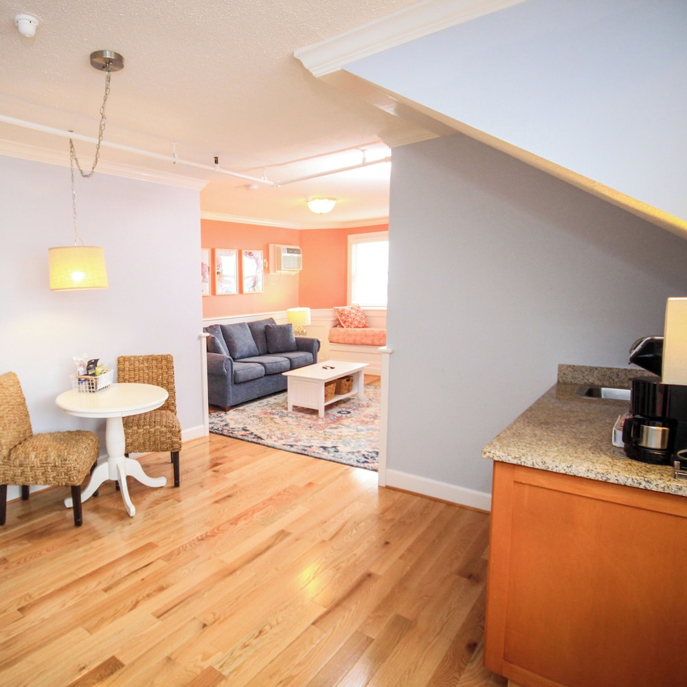 Island House Hotel 44/73