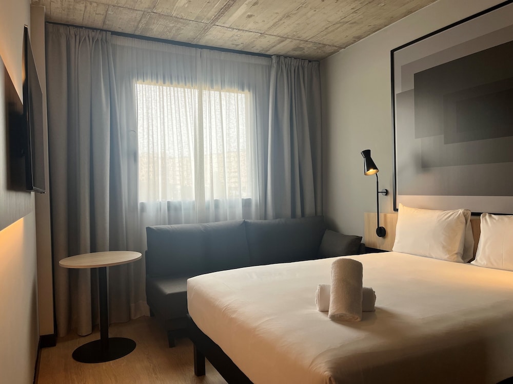 Ibis Madrid Norte Las Tablas 6/25
