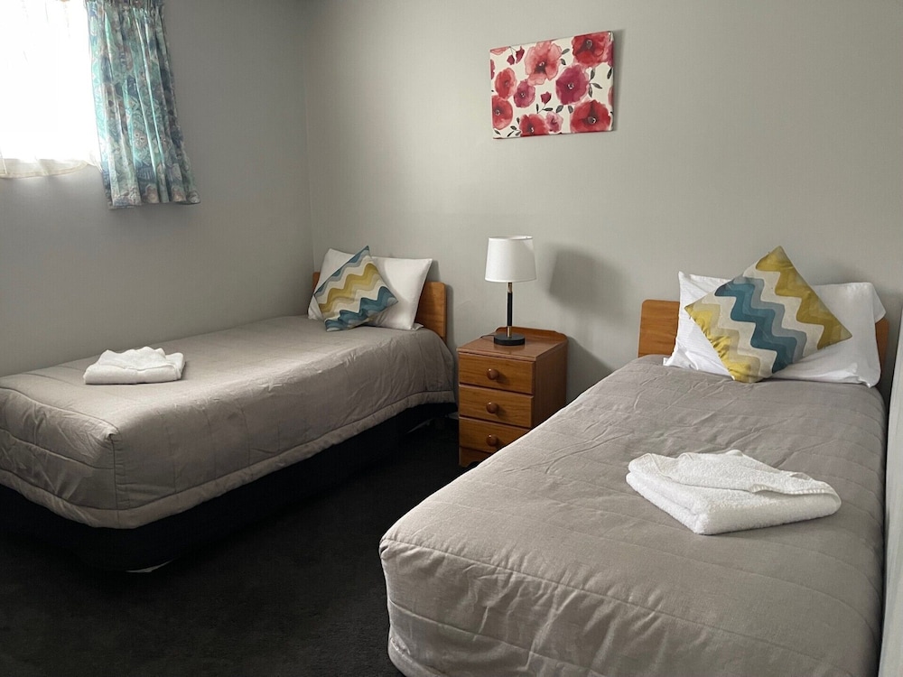 Earnslaw Motel 16/39