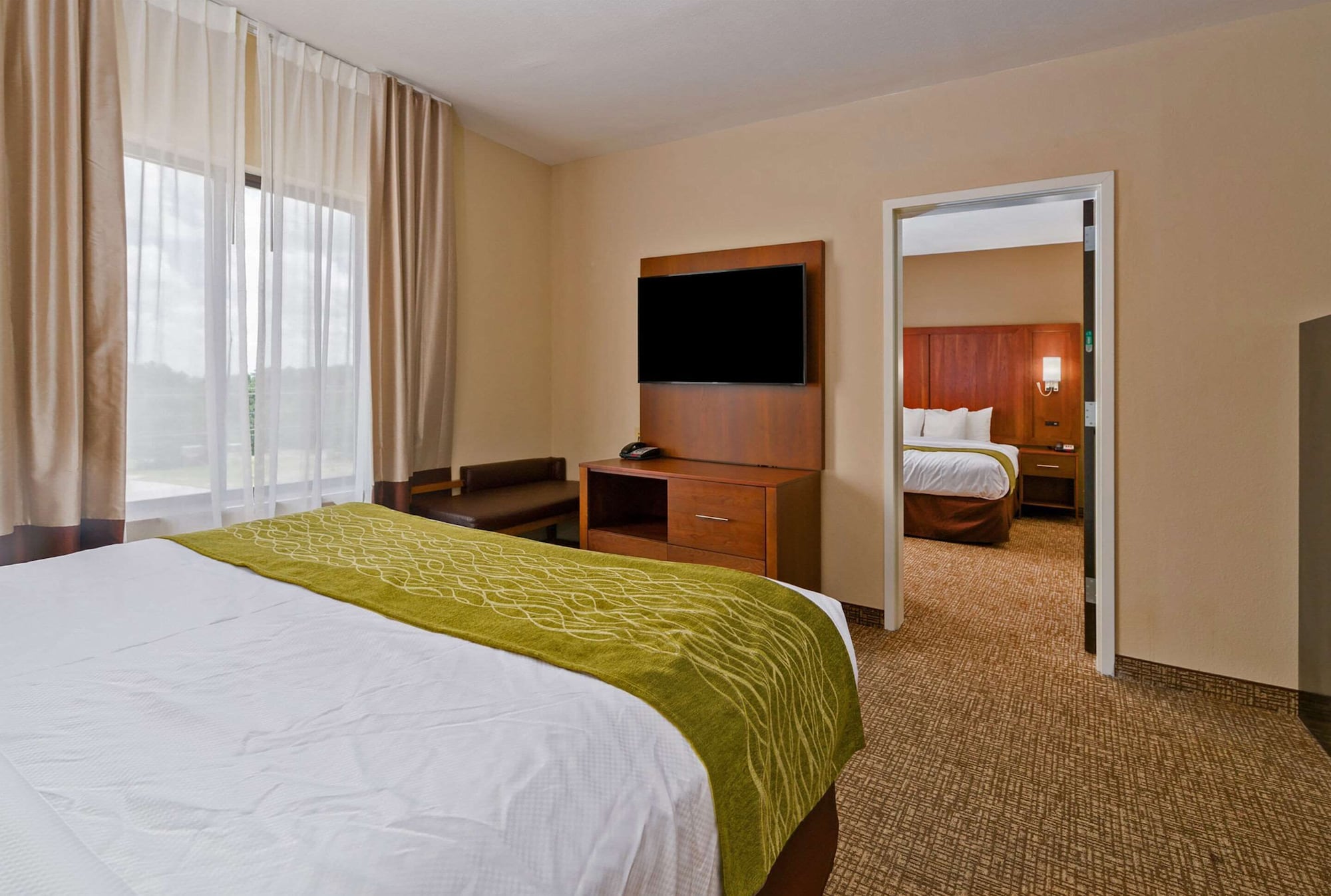ROOM, KING BED, ACCESSIBLE