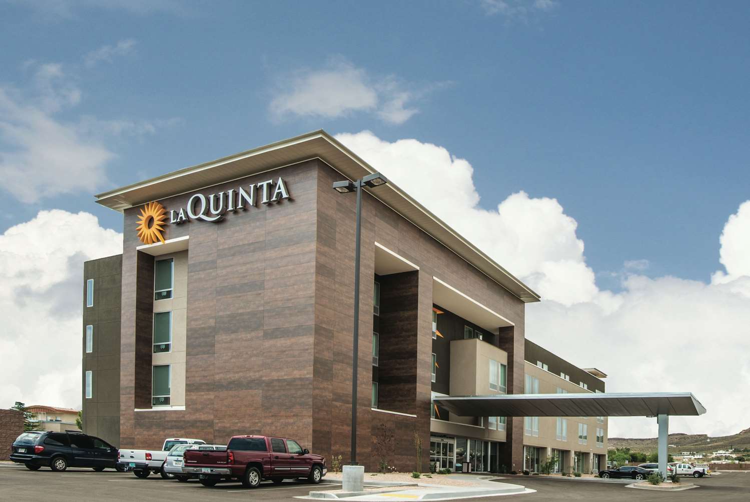 La Quinta Inn Suites By Wyndham Kingman 2/39