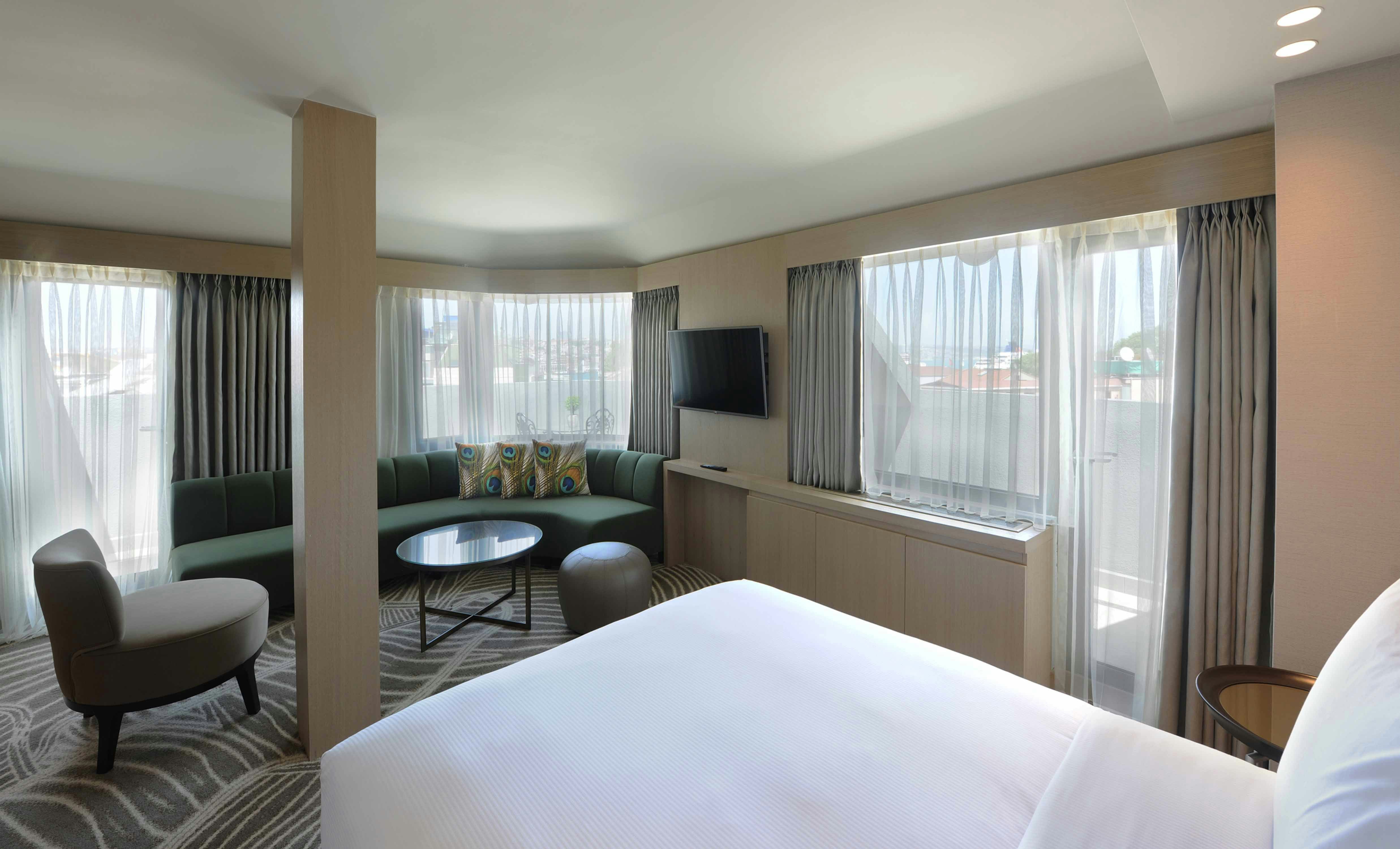 BOSPHORUS, SUITE